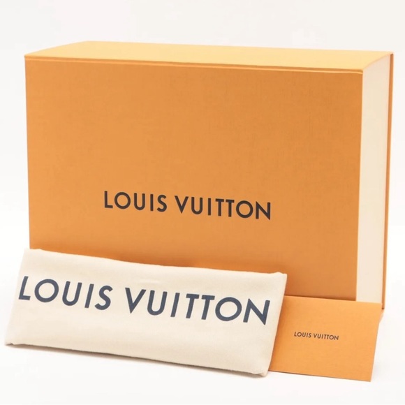 Louis Vuitton Monogram Giant Reverse On The Go MM - Tan & Brown M45321 - Picture 12 of 12